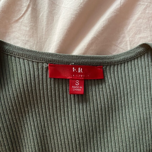 SOLD Matching cardigan/skirt set - Picture 4 of 5